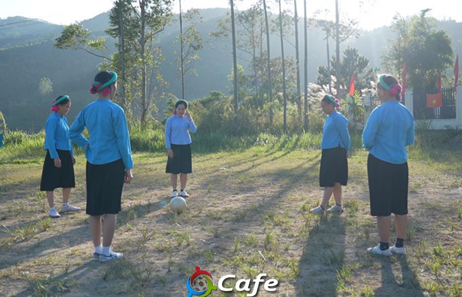 Phụ nữ vùng cao tranh tài ở giải bóng đá các dân tộc thiểu số Phụ nữ vùng cao tranh tài ở giải bóng đá các dân tộc thiểu số