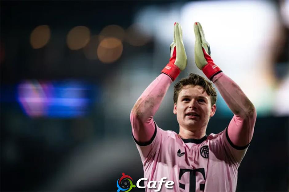 Tại sao HLV Kompany sử dụng 'chuyên gia đóng thế' của Bayern 2 trận liên tiếp?