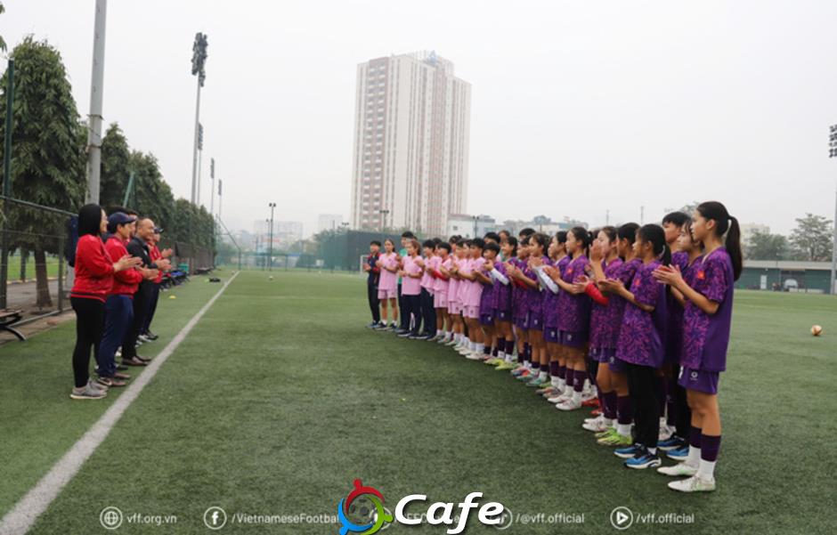 Lãnh đạo VFF chúc Tết 2 đội dự tuyển nữ trẻ&nbsp;Việt Nam
