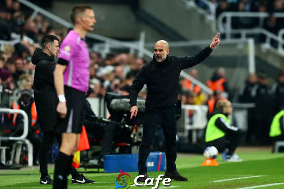 Pep Guardiola nổi điên với trọng tài dù Man City đánh bại Newcastle
