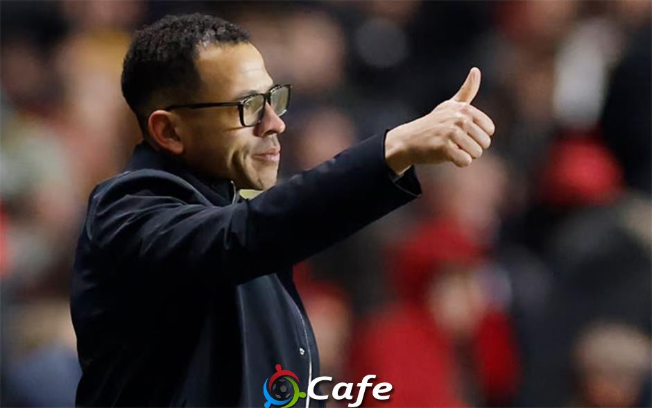 Rosenior ca ngợi Chelsea ‘phi thường’ sau chiến thắng tưng bừng ngày ra mắt