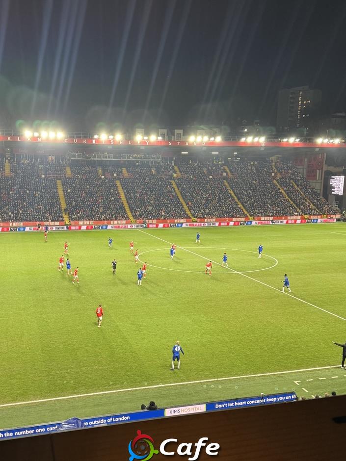 Sơ đồ lạ giúp Rosenior đại thắng trong ngày ra mắt Chelsea