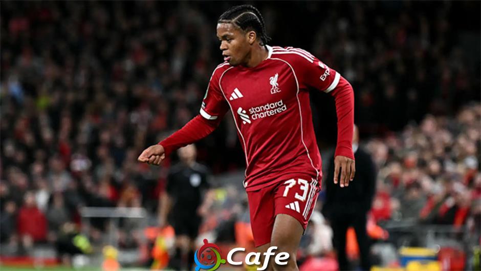 Arne Slot giải thích việc lựa chọn đội hình của Liverpool