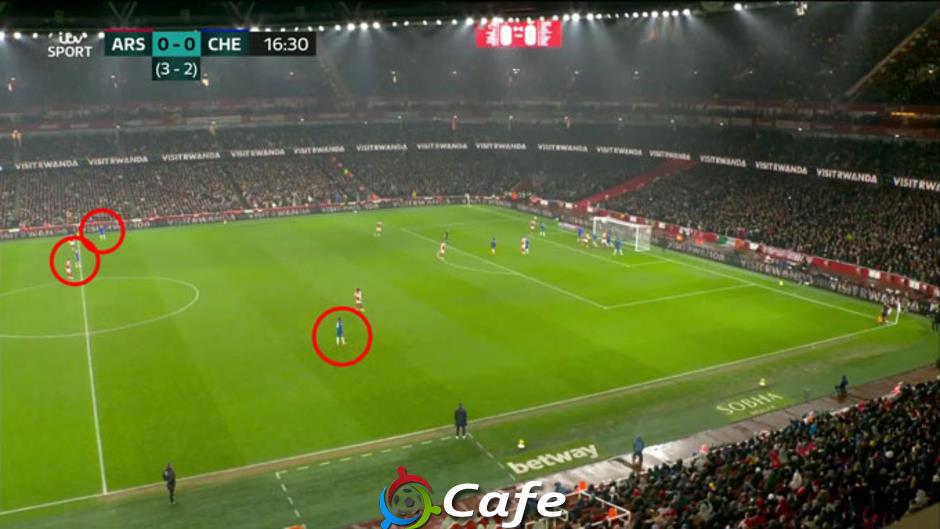 Cựu sao MU ngạc nhiên với chiêu lạ chống phạt góc của Chelsea