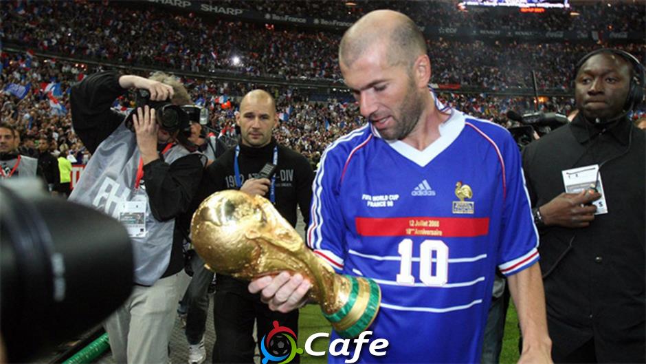 Zidane và 20 năm với mối tình thứ hai màu lam