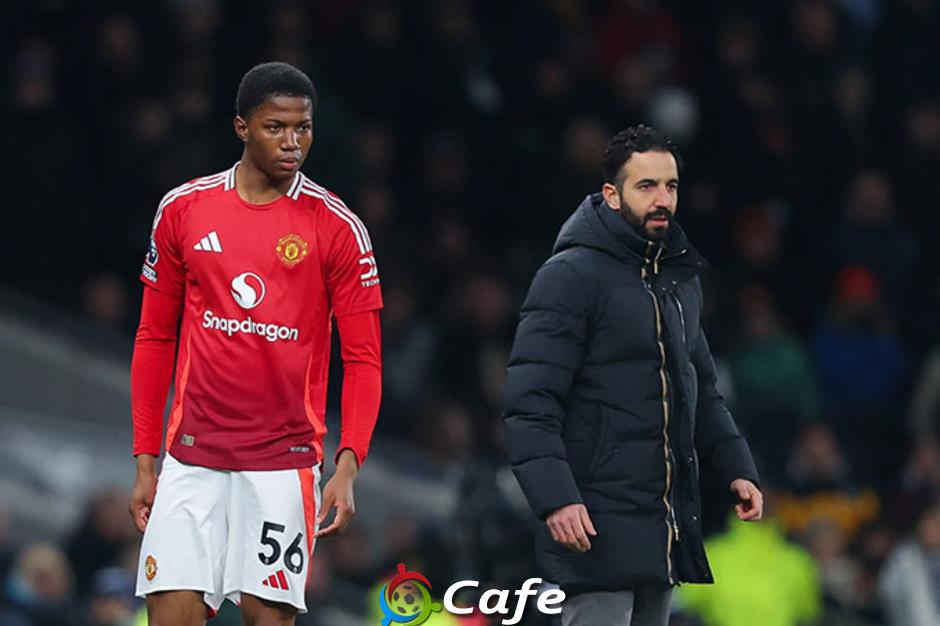 Cầu thủ trẻ MU tha hóa hay văn hóa độc hại ở Old Trafford là vấn đề?