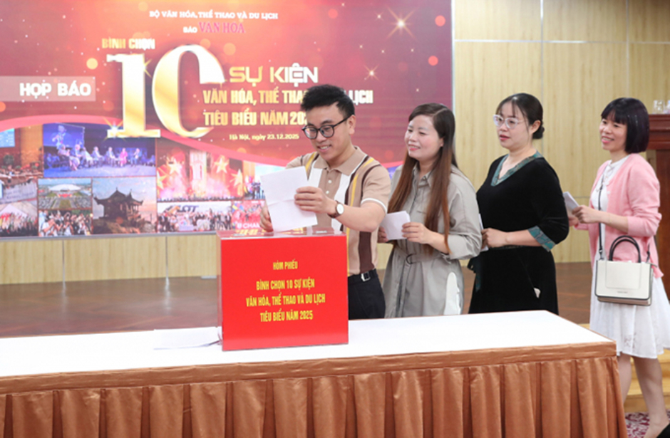 ĐT Việt Nam vô địch AFF Cup 2024 vào đề cử bình chọn 10 sự kiện Văn hoá, Thể thao và Du lịch tiêu biểu năm 2025 ĐT Việt Nam vô địch AFF Cup 2024 vào đề cử bình chọn 10 sự kiện Văn hoá, Thể thao và Du lịch tiêu biểu năm 2025