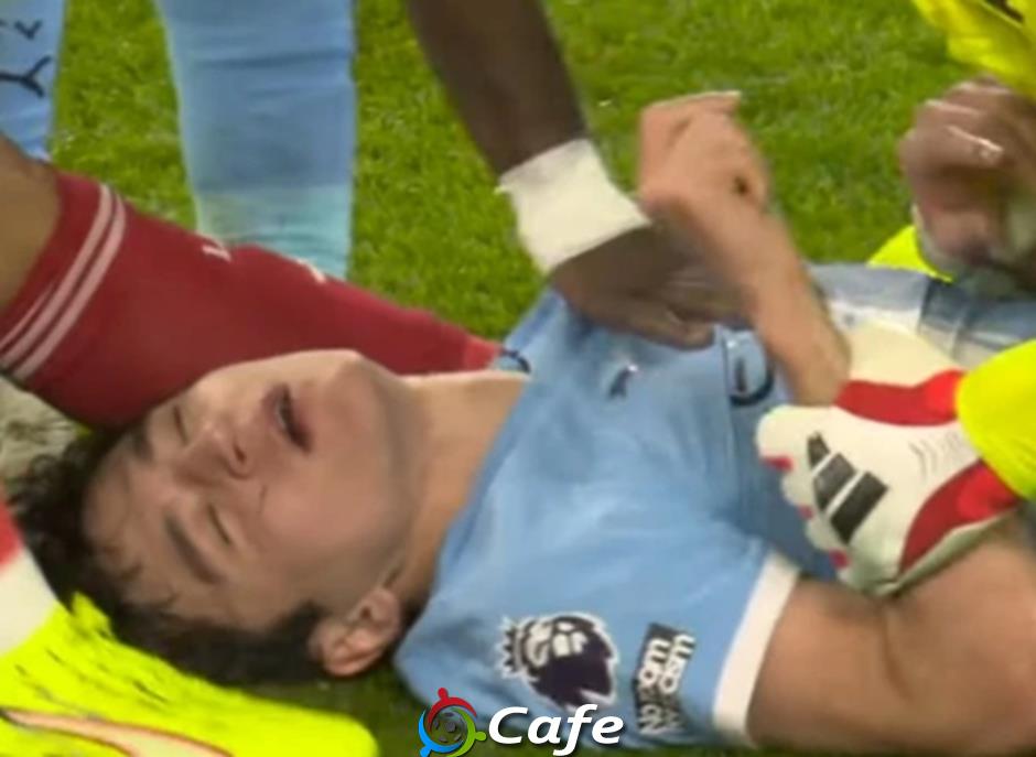 Hậu vệ Man City may mắn thoát chấn thương khủng khiếp