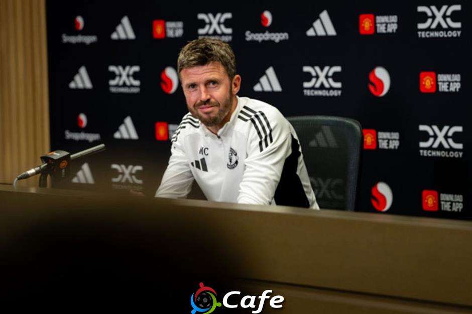 Michael Carrick khẳng định MU sẽ không 'bốc đồng' kiểu Solskjaer