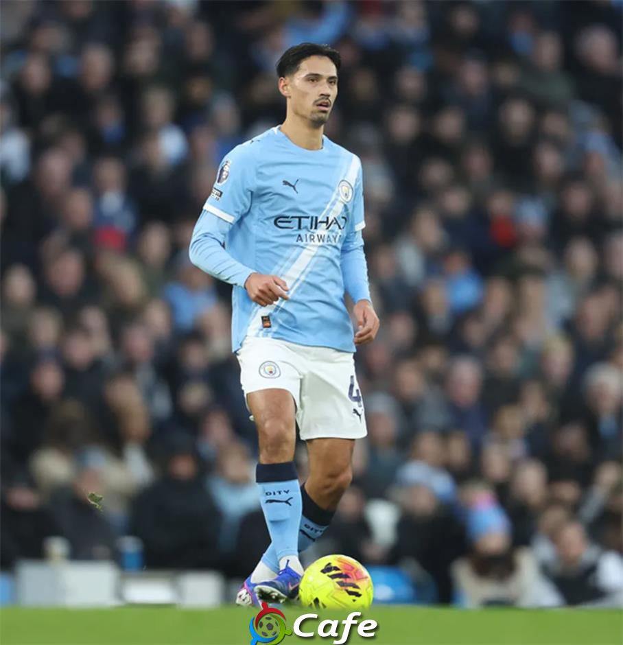 Reijnders toàn diện hơn De Bruyne? Reijnders toàn diện hơn De Bruyne?