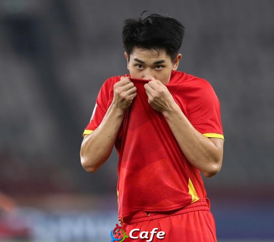 Vì sao HLV Kim Sang Sik gạch tên Đình Bắc?