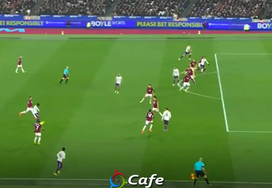 Casemiro ghi bàn nhưng đã biết kết cục trước khi VAR vào cuộc