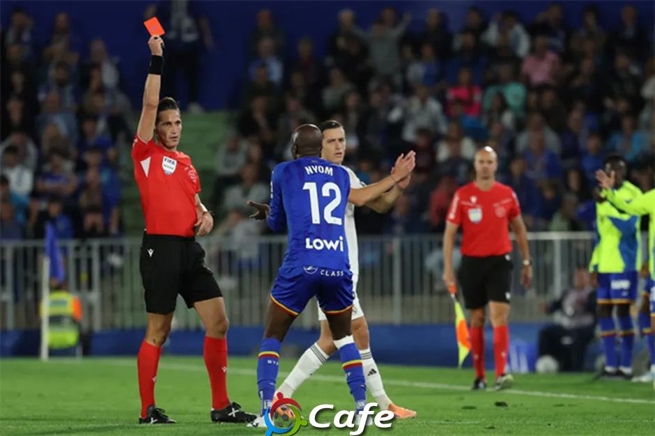 Alonso lý giải việc cho Vinicius Jnr ngồi dự bị