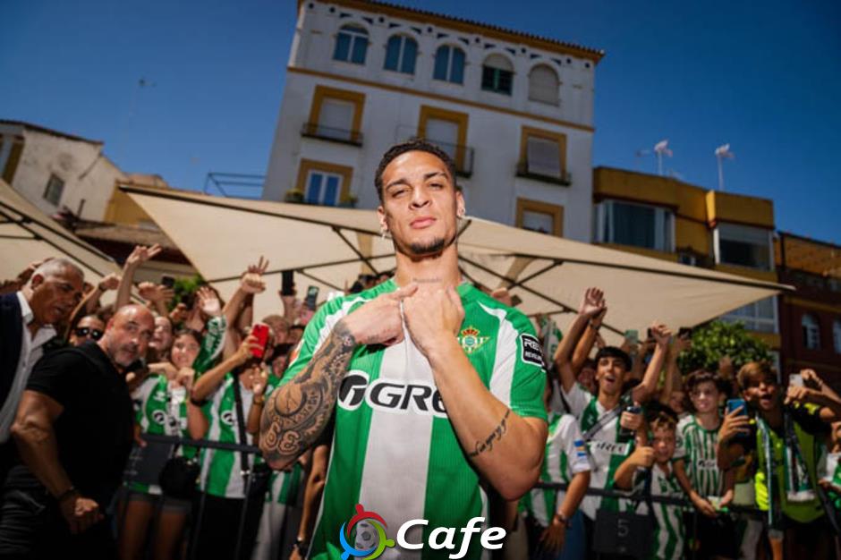 Antony tỏa sáng trong trận đấu cuối của Betis ở năm 2025