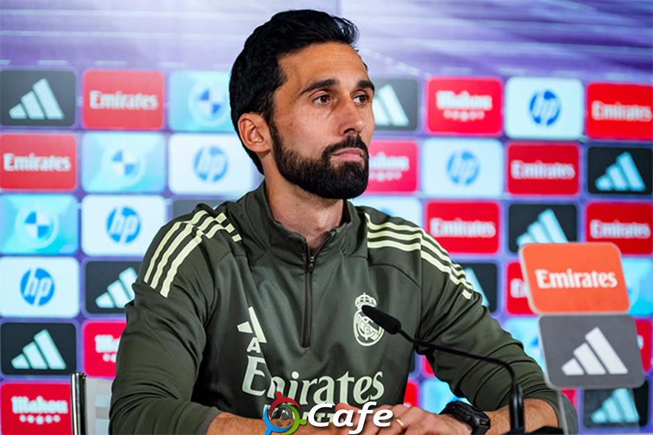 Arbeloa ra mắt Real Madrid: Phong cách De la Fuente và cú “đá đểu” Zidane