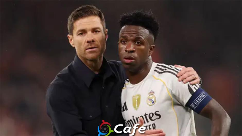 Cesc Fabregas chỉ ra vấn đề khiến HLV Alonso gặp rắc rối Real