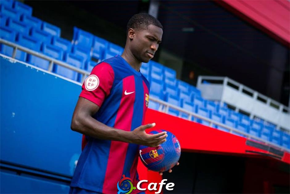 Hậu vệ muốn rời Barca được 4 CLB săn đón