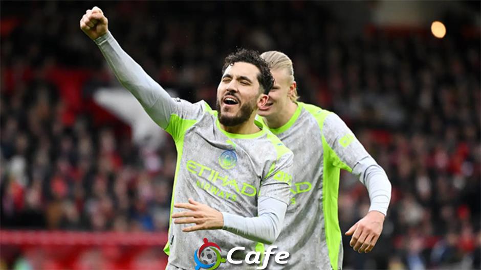 Rayan Cherki khiến fan Man City phát cuồng Rayan Cherki khiến fan Man City phát cuồng