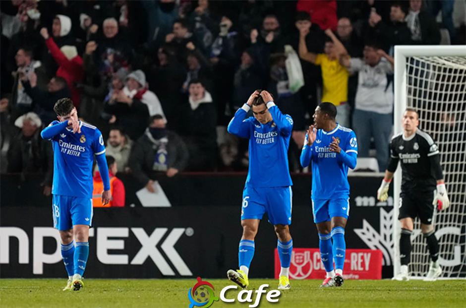 Real Madrid trở thành cỗ máy… đánh rơi danh hiệu