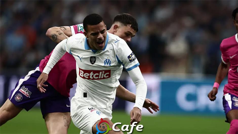 Greenwood tính đường rời Marseille