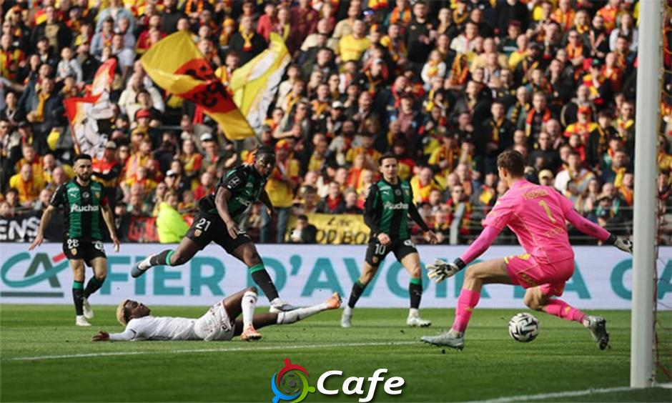 Lens đang có gì mà đá ‘bốc’ đến thế?