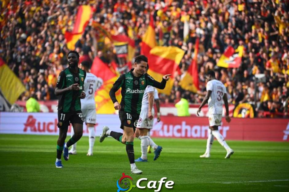 Lens thắng Metz 3-0, áp sát PSG trên bảng xếp hạng Ligue 1
