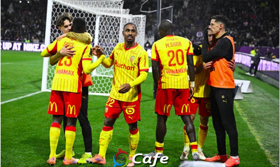 Qua mặt PSG, Lens vô địch lượt đi Ligue 1 2025/26