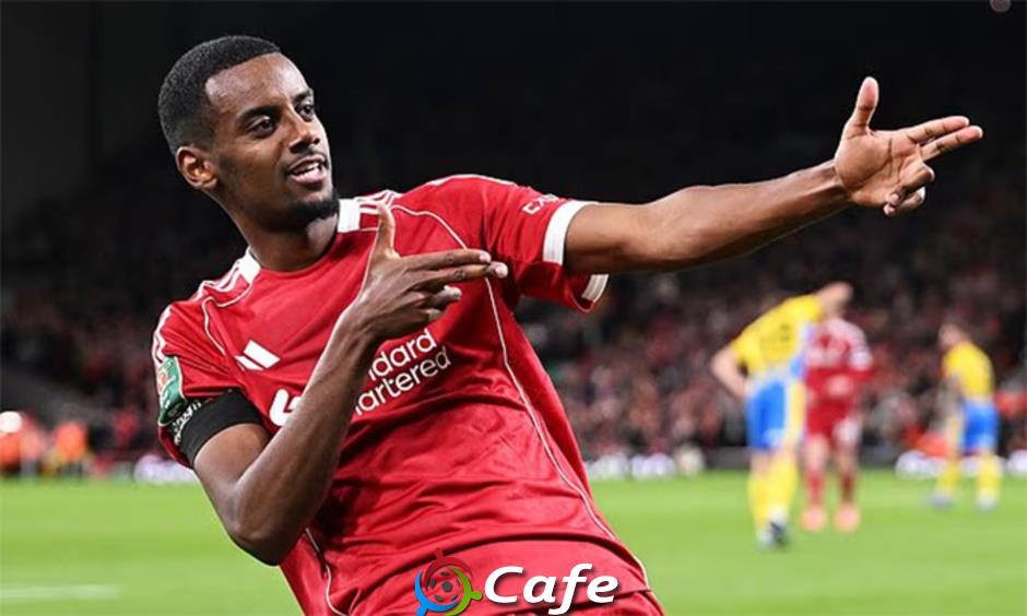 Arne Slot có ngượng mồm khi chê đội hình Liverpool thiếu chiều sâu?