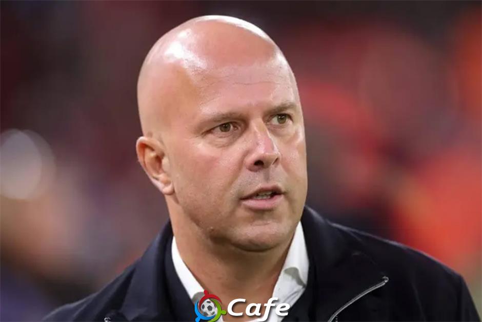 Arne Slot có ngượng mồm khi chê đội hình Liverpool thiếu chiều sâu?