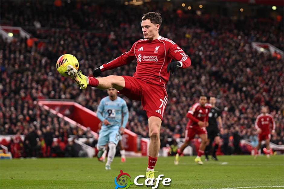 Arne Slot khen ngợi 3 cầu thủ Liverpool