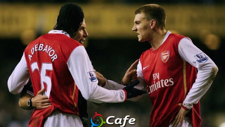 Arsenal & hai kẻ thù cùng chung màu áo