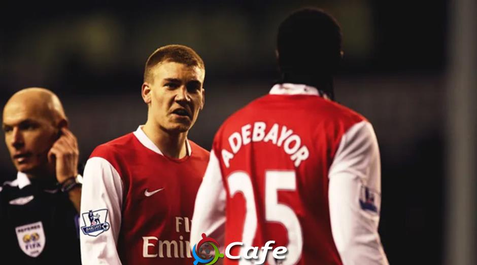 Arsenal & hai kẻ thù cùng chung màu áo