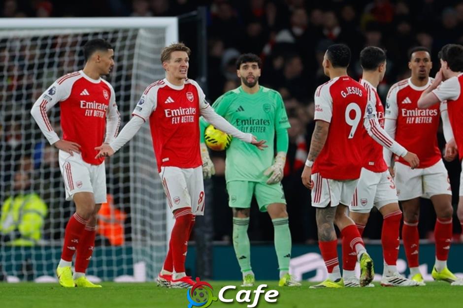 Arsenal, cỗ máy khô khan và điểm yếu rất… con người