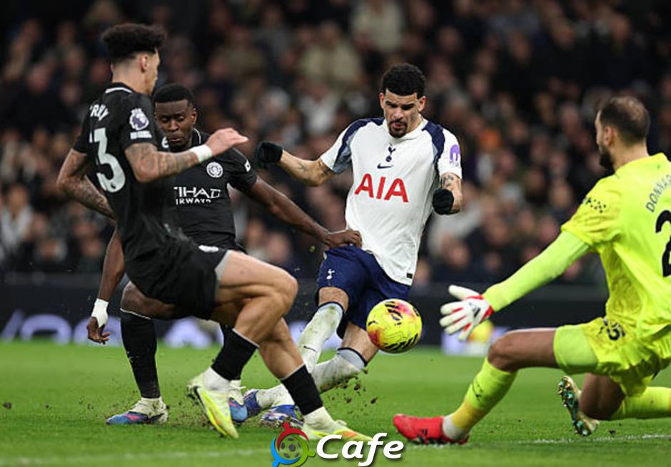 Arsenal hưởng lợi từ siêu phẩm nọ cạp của Solanke