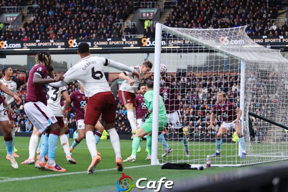 Arsenal lập kỷ lục chưa từng có trong lịch sử Premier League sau chiến thắng trước Burnley