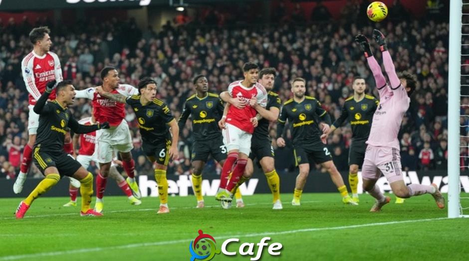 Arsenal: Mọi sự đủ cả, chỉ thiếu gió Đông!