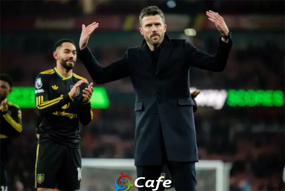 Bay cao cùng MU, HLV Carrick vẫn bị Roy Keane coi thường