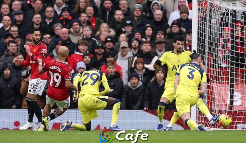 Bóc tách công lao đội ngũ đứng đằng sau Michael Carrick ở MU!