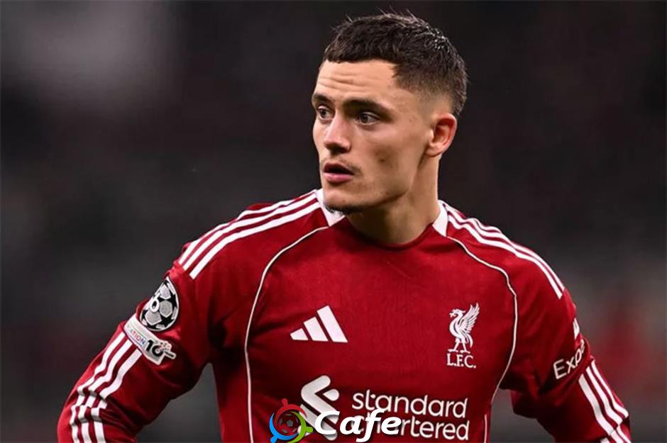 'Bom tấn' Liverpool bị fan Brentford xúc phạm tàn nhẫn