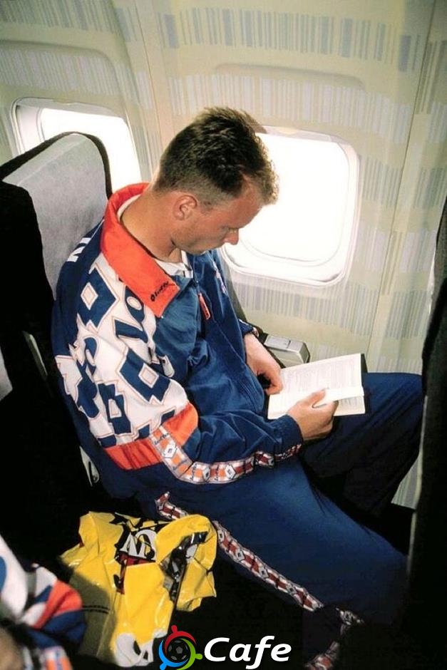 Dennis Bergkamp, 'Người Hà Lan không bay' & nỗi ám ảnh Aviophobia