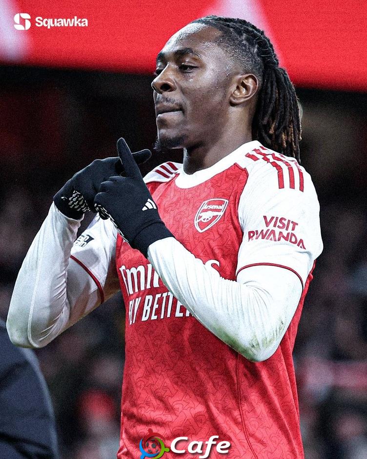 Eberechi Eze đã hồi sinh tại Arsenal