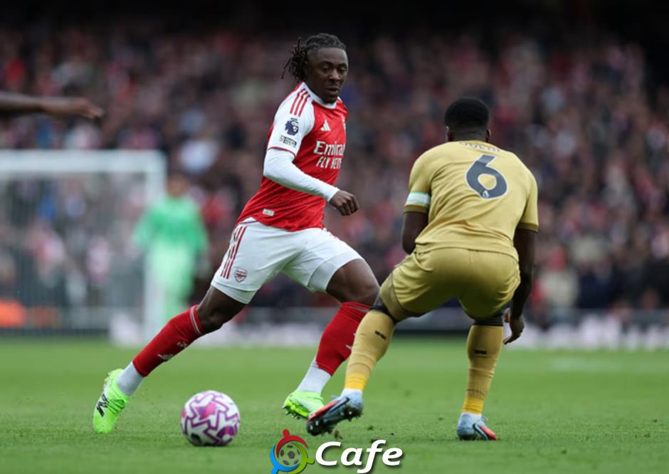 Eberechi Eze 'gãi đúng chỗ ngứa' của Arsenal
