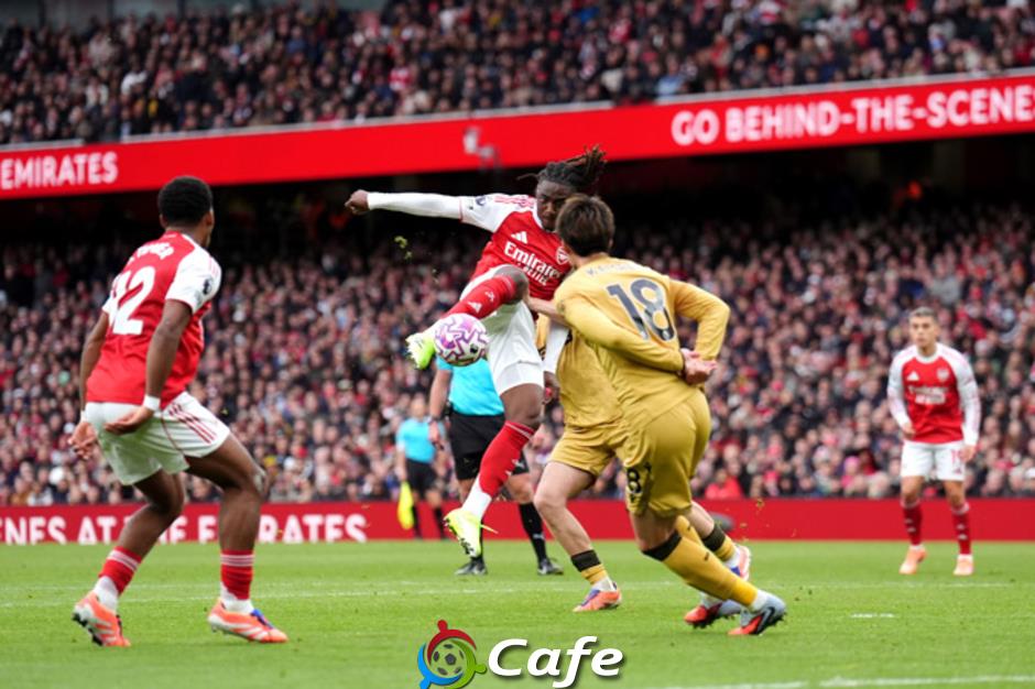 Eberechi Eze 'gãi đúng chỗ ngứa' của Arsenal