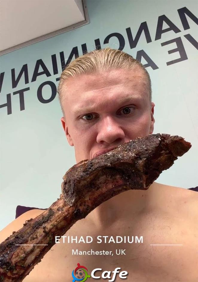 Erling Haaland ăn thoả thích món Trung Quốc sau kỷ lục tại Champions League