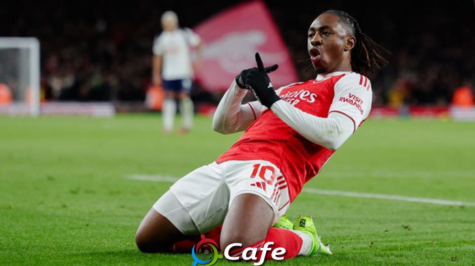 Eze ‘ngồi cùng mâm’ với 2 huyền thoại của Arsenal Eze ‘ngồi cùng mâm’ với 2 huyền thoại của Arsenal