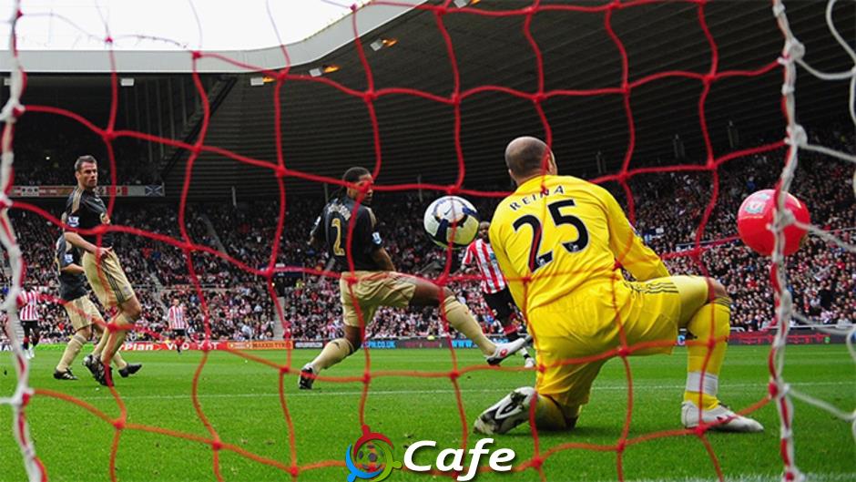 Giải mã bàn thắng kỳ lạ nhất lịch sử Premier League