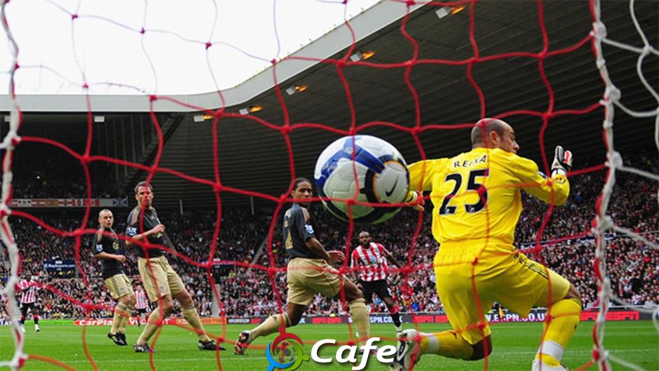 Giải mã bàn thắng kỳ lạ nhất lịch sử Premier League