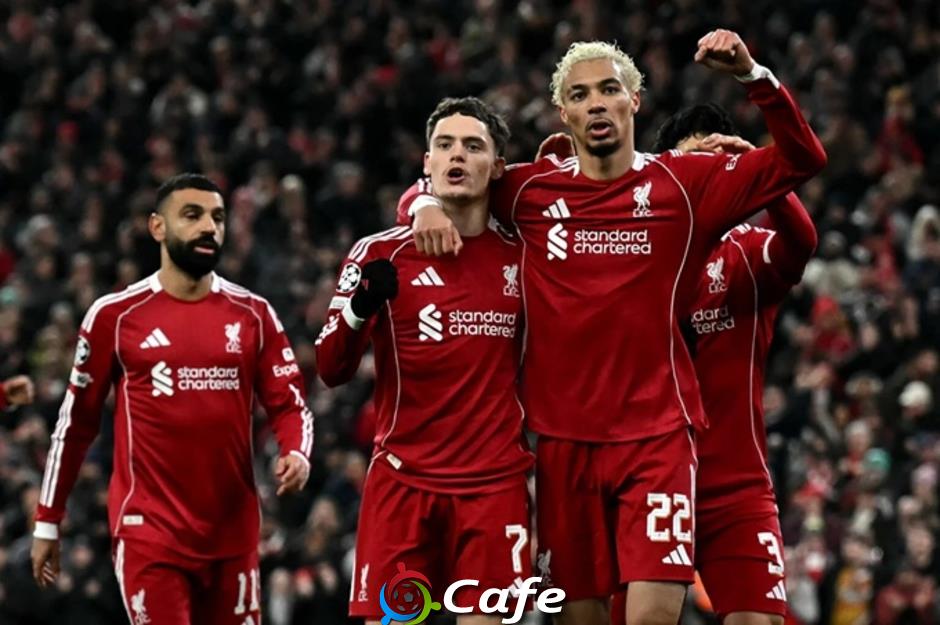 Hai chàng trai, một lối thoát cho Liverpool