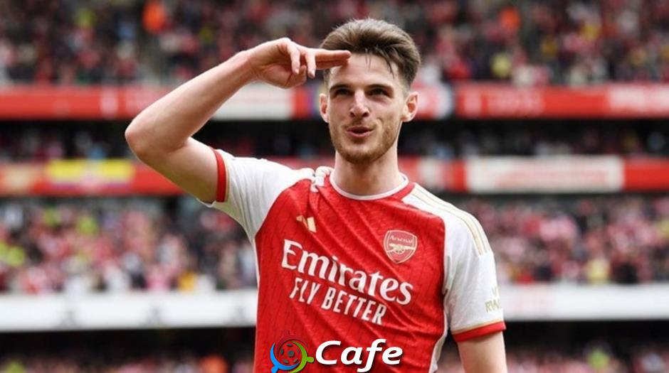 Hai tiền vệ trung tâm hay nhất Premier League đụng độ đêm nay