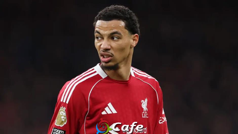 Hugo Ekitike khẳng định không phạm lỗi với Cristian Romero